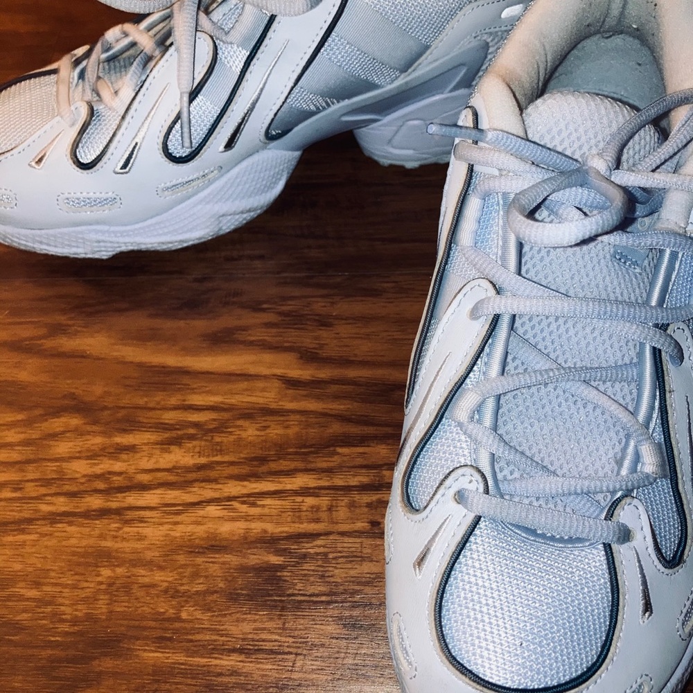 Adidas - Picture 3 of 6